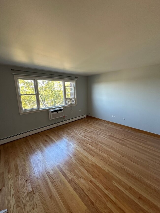 Building Photo - Great studio apartment in convenient locat...