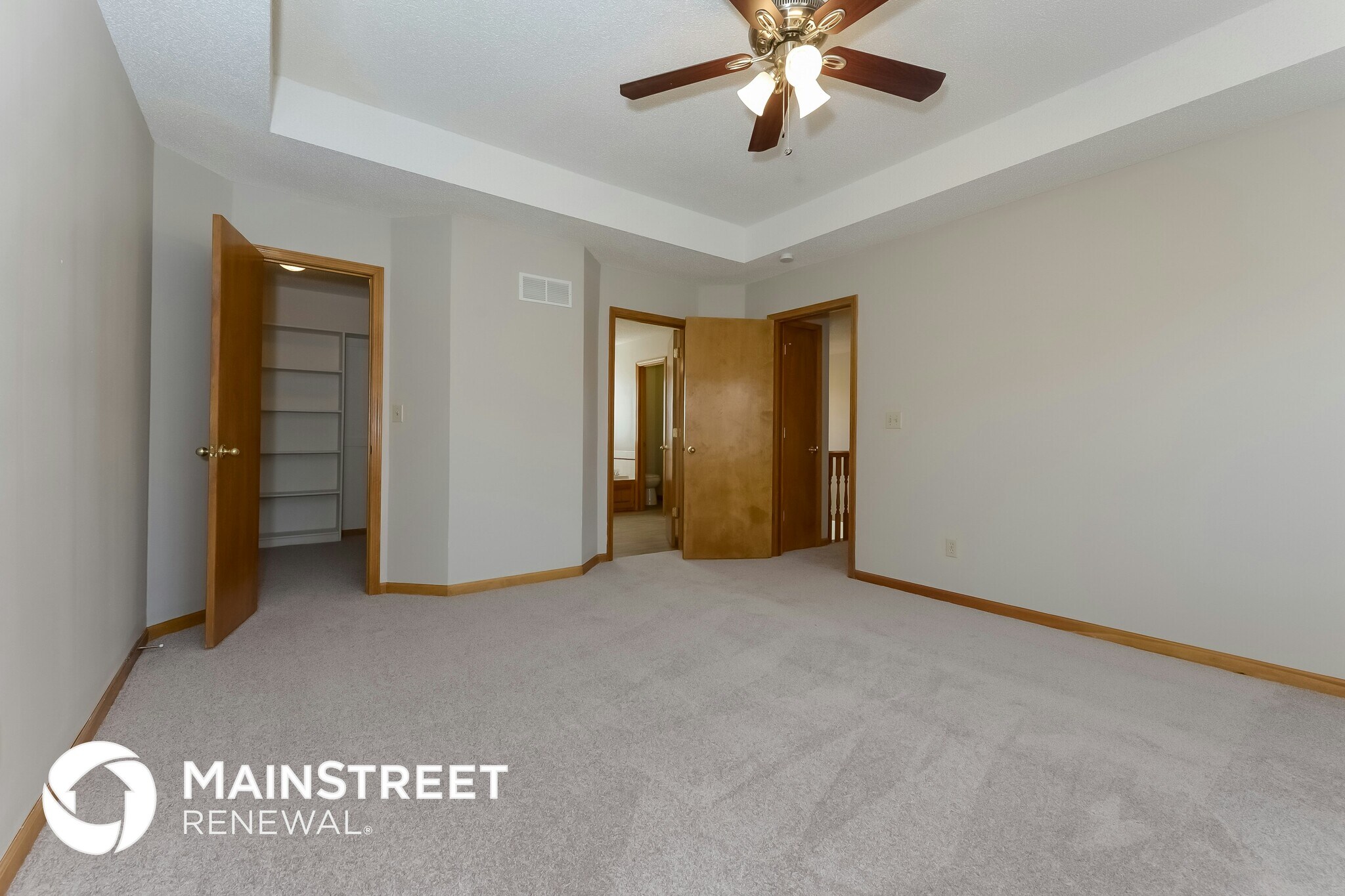 Building Photo - 5620 Meadow View Dr