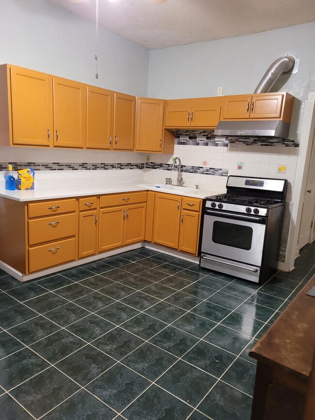 Building Photo - 2741 S Trumbull Ave
