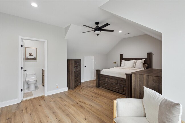 Building Photo - 1513 Paris Ave