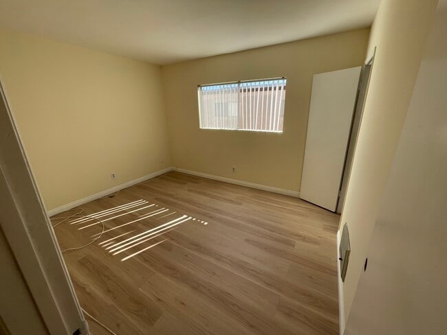 Building Photo - 719 N Eucalyptus Ave