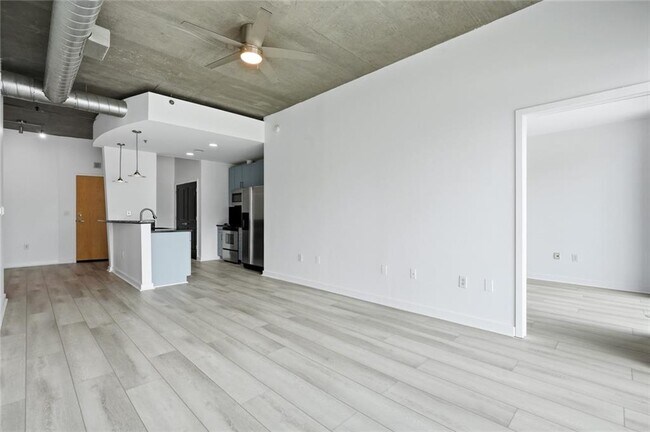 Building Photo - 943 Peachtree St NE