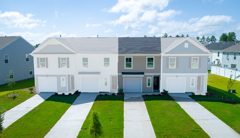 Primary Photo - 194 Winding Chestnut Dr