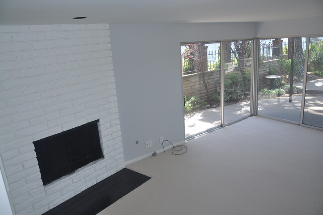 Building Photo - 490 Starlight Crest Dr