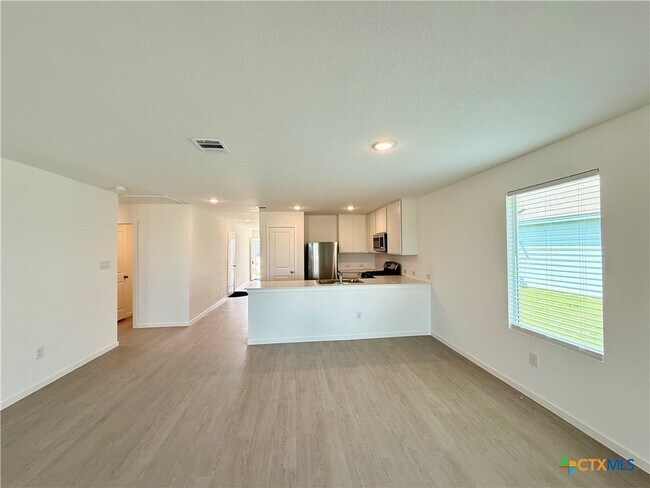 Building Photo - 3175 Dispatch Dr