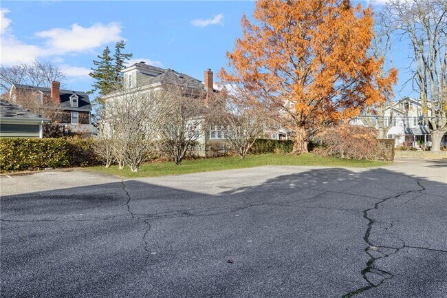 Building Photo - 31 Cranston Ave