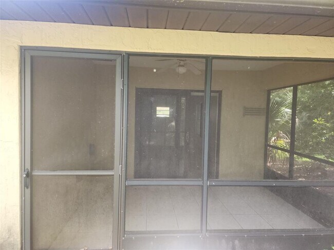 Building Photo - 940 Fenton Ln