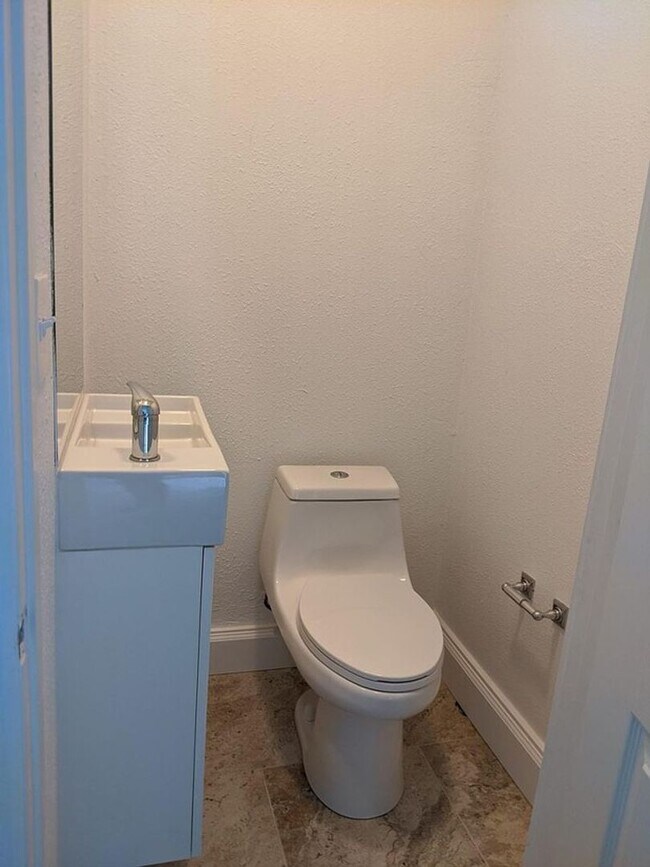 Building Photo - Remodeled 1-Bed ADU Near Microsoft & Redmond Town Center