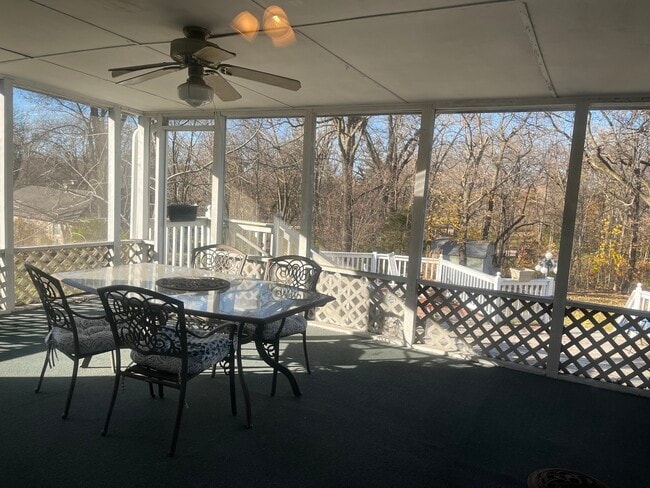 Building Photo - 112 Chicago Rd