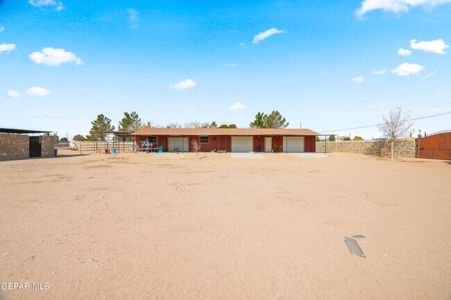 Building Photo - 16051 Harrison Ave