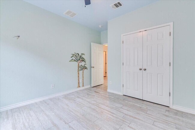 Building Photo - 7805 Huddleston Ln