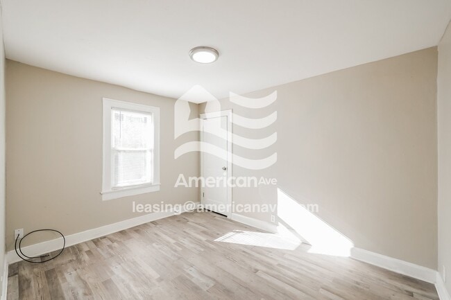 Building Photo - 3772 N Parker Ave