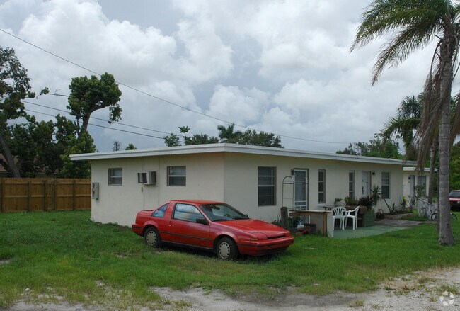 Building Photo - 5640 Taft St