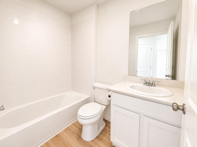 Building Photo - 1515 Las Cuevas Dr