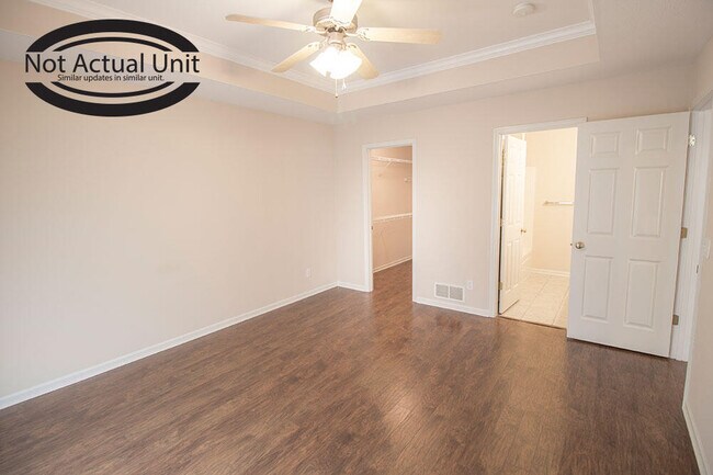 Building Photo - 1881 Harmony St