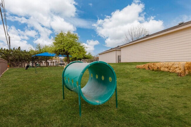 Building Photo - 5511 Pecan Spgs Rd