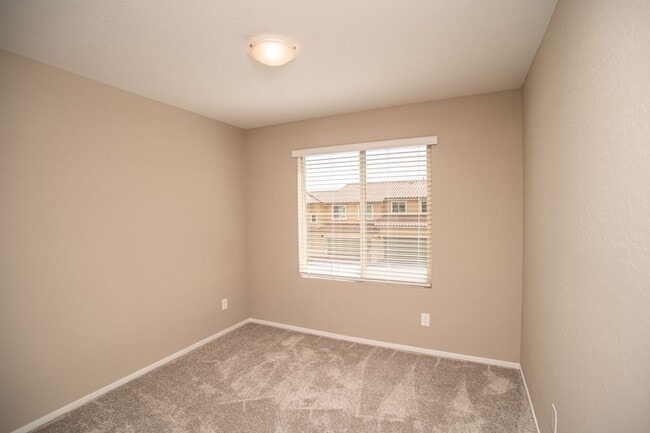 Building Photo - COMING SOON!! GorgeousTownhome in Summerlin