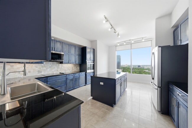 Building Photo - 3333 Allen Pkwy