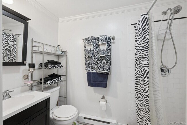 Building Photo - 424 4th St