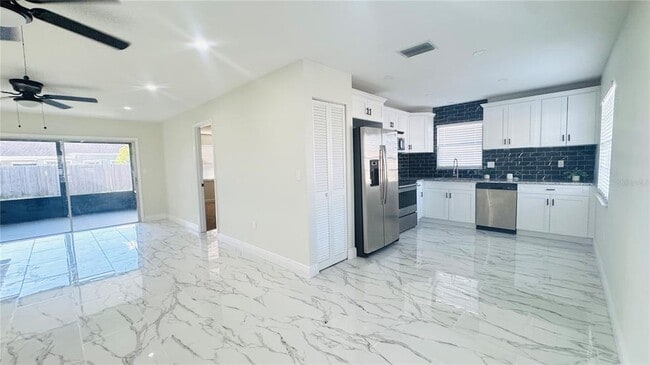 Building Photo - 3145 Munson St