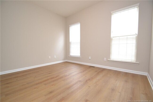 Building Photo - 7830 Clover Creek Ct