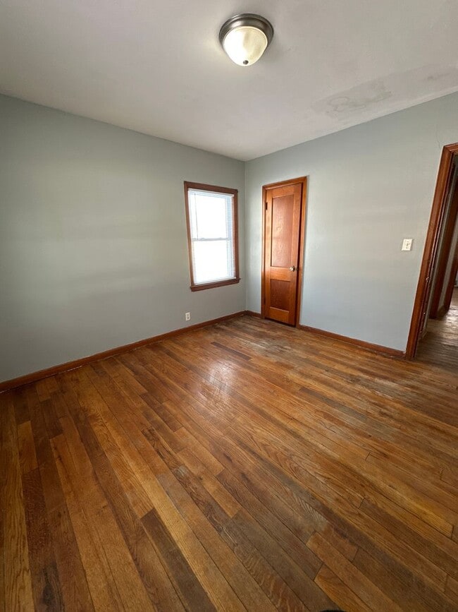 Building Photo - 1000 Columbia St