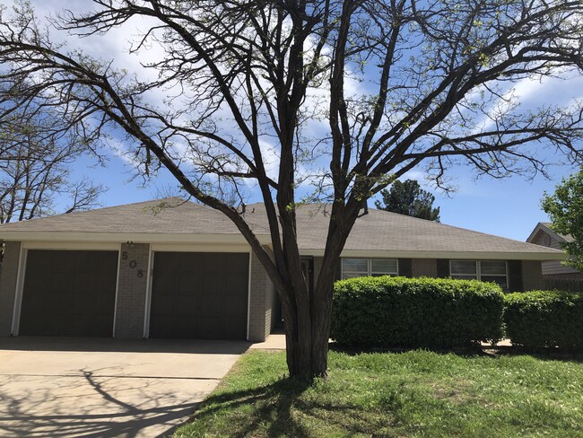 Building Photo - 508 Holly St