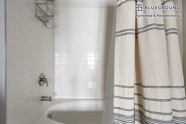 Building Photo - 3201 Esperanza Crossing