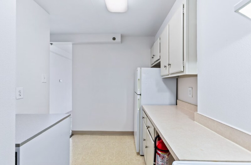 Building Photo - 301 Chestnut St