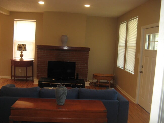 living room - 5721 Northumberland St