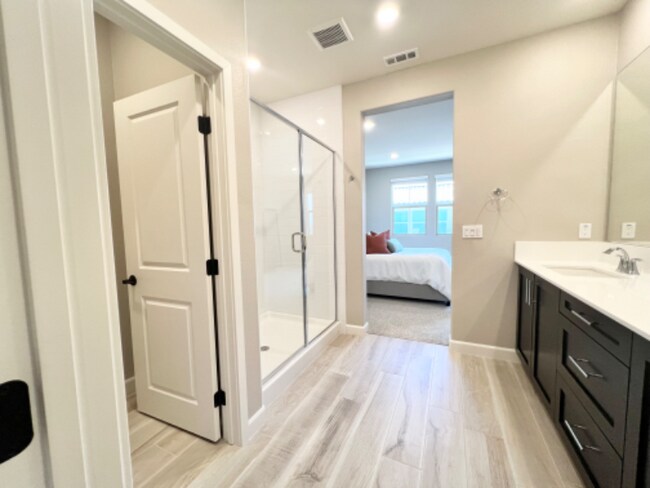 Building Photo - 1096 Delpy View Point