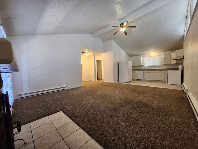 Building Photo - 677 E Clarion Dr