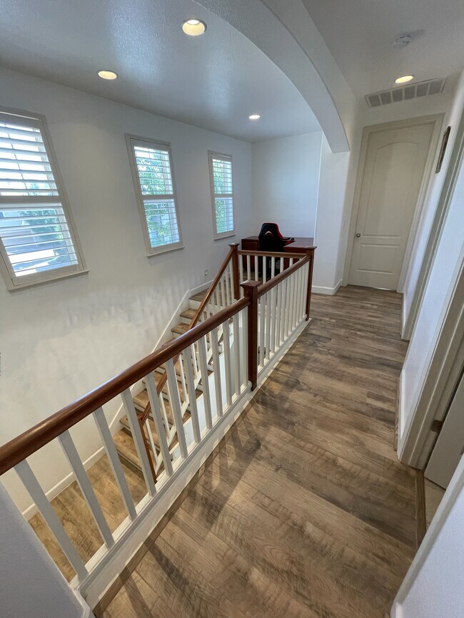 Building Photo - 1661 Sawtooth Trail