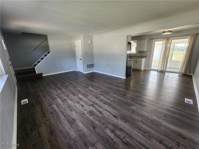 Building Photo - 292 Parkway Dr