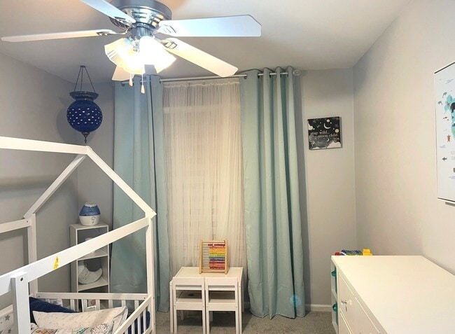 Building Photo - 7825 Banks St