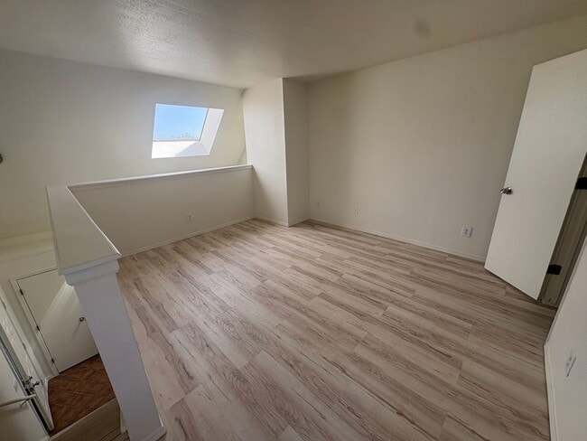 Building Photo - Cozy 1 Bedroom