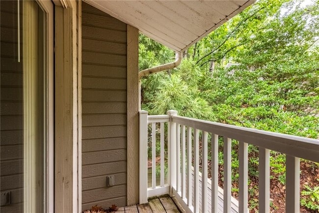 Building Photo - 2875 Torreya Way SE