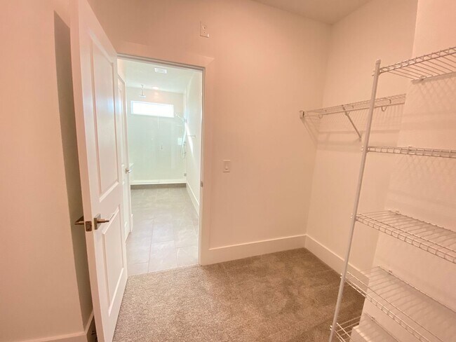 Building Photo - 12668 Clear Sapphire Dr