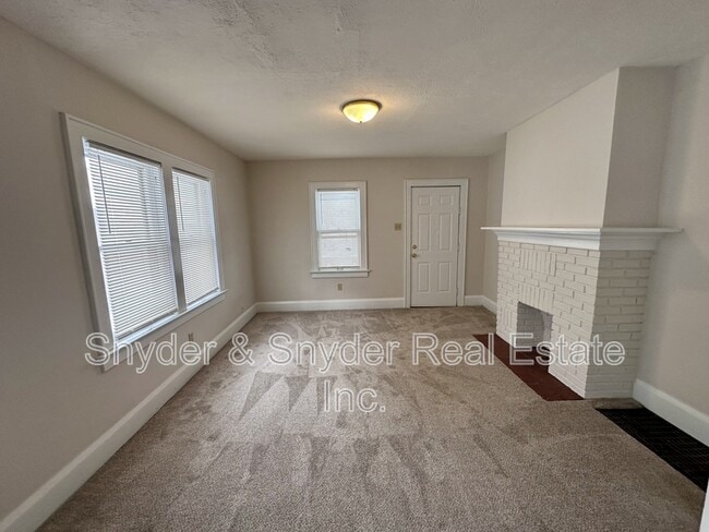 Building Photo - 2052 16th St SW