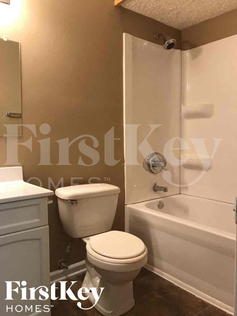 Building Photo - 6111 Dry Den Ct
