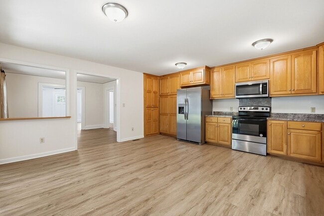 Building Photo - Fully Remodeled Home in the Heart of Belmont