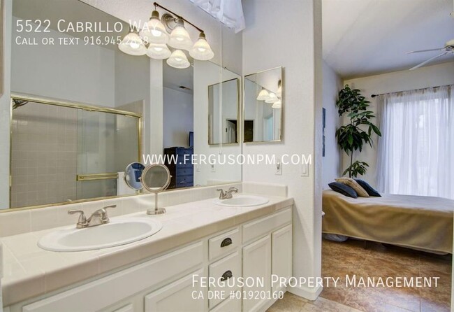 Building Photo - 5522 Cabrillo Way