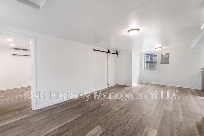 Building Photo - 2015 E 58th St