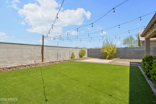 Building Photo - 17766 W Granite View Dr