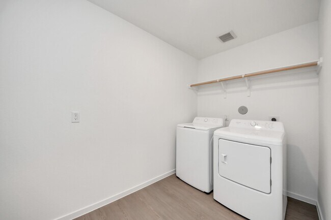 Building Photo - 5846 Majestic Sky Dr