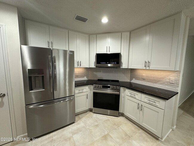 Building Photo - 2740 Sebastian Ct