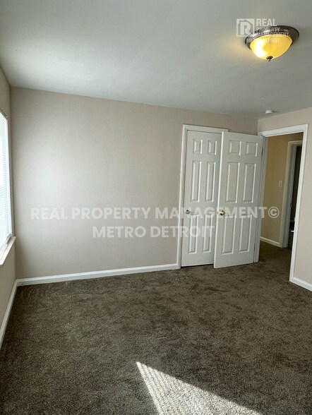 Building Photo - 18935 Indiana St