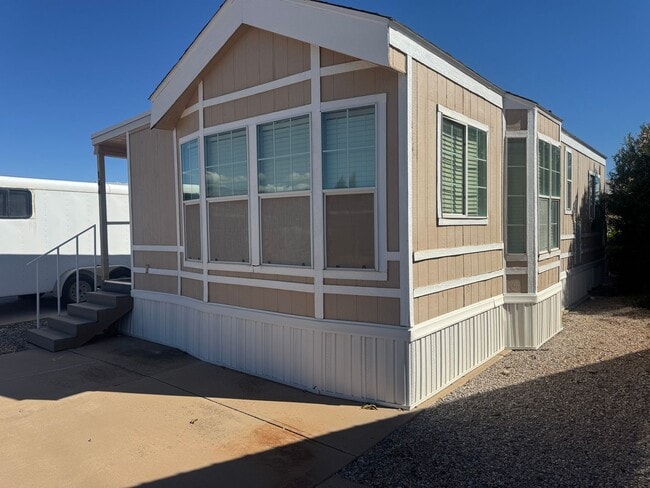 Building Photo - 2 Bed 2 Bath FURNISHED home!
