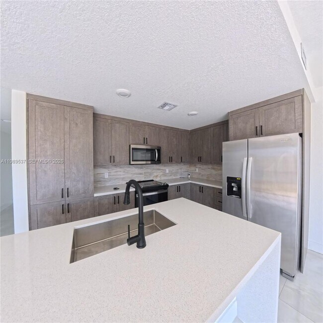 Building Photo - 1374 NW 1st St