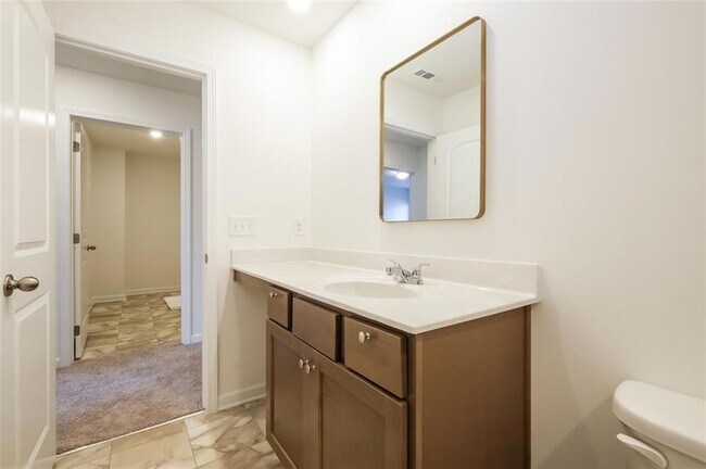 Building Photo - 131 Shelter Ln E